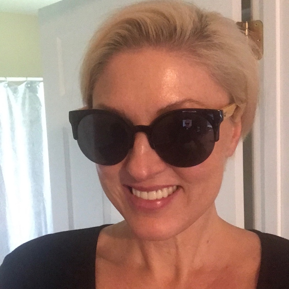 Pura Vida sunglasses with case